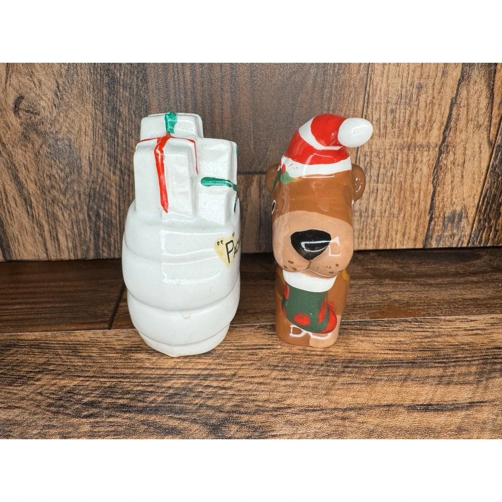 The Unbranded Brand holiday ceramic
